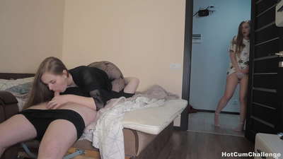 Tábú! Táim ag teacht nuair a fheicim Daidí ag fuck Mamaí!